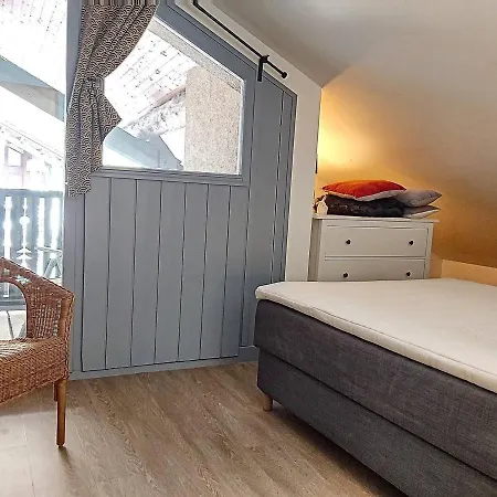 Duplex Au Centre, Aux Pieds, Renove Et Spacieux - Fr-1-518-95
